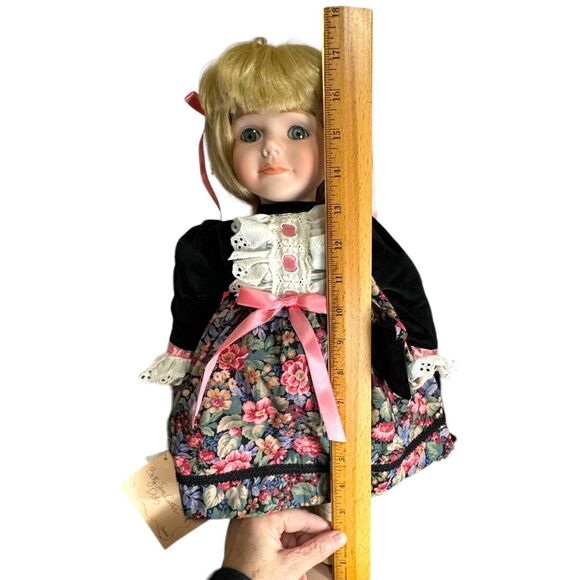 Goebel Porcelain Doll ANDREA 1992 Betty Jane Carter Bette Ball #160/1000 17" - Picture 16 of 16